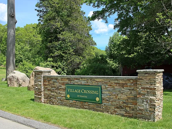 35 Village Crossing #35, East Lyme, CT 06357