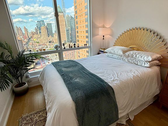 5th image of 350 W 42nd St APT 28C