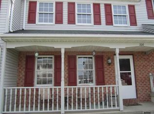 220 Robin Hill Cir, Manchester, PA 17404
