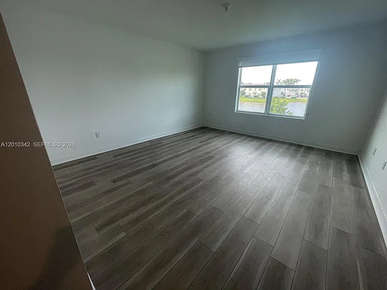 6909 Harbours Edge Ave #6909 — Photo 15