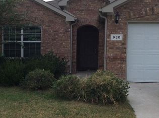 930 Mazatlan Dr, Arlington, TX 76002