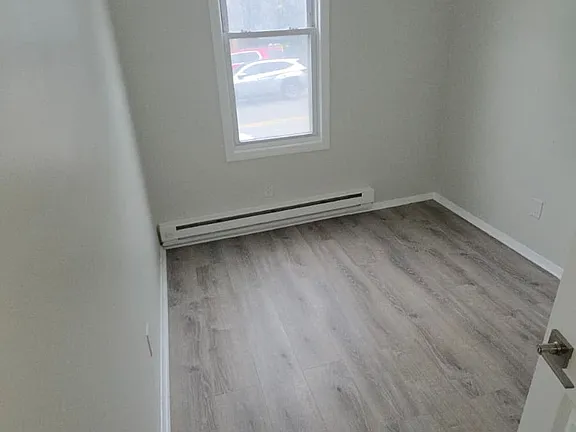 194 W Broadway #1F — photo 3 of 5