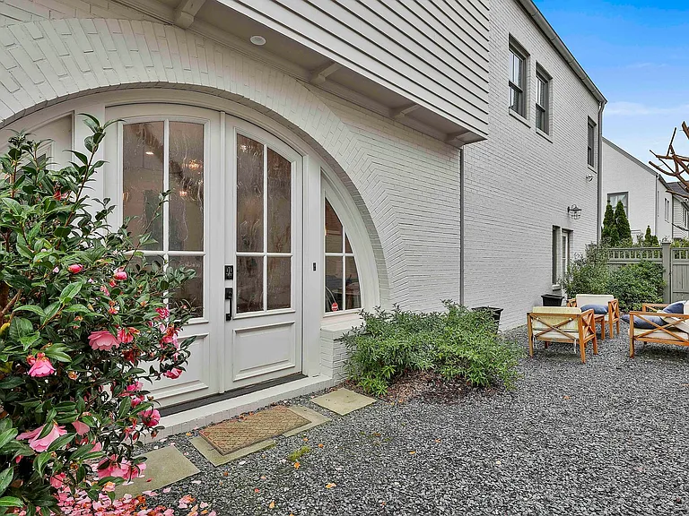 385 Sage Ln — Photo 17