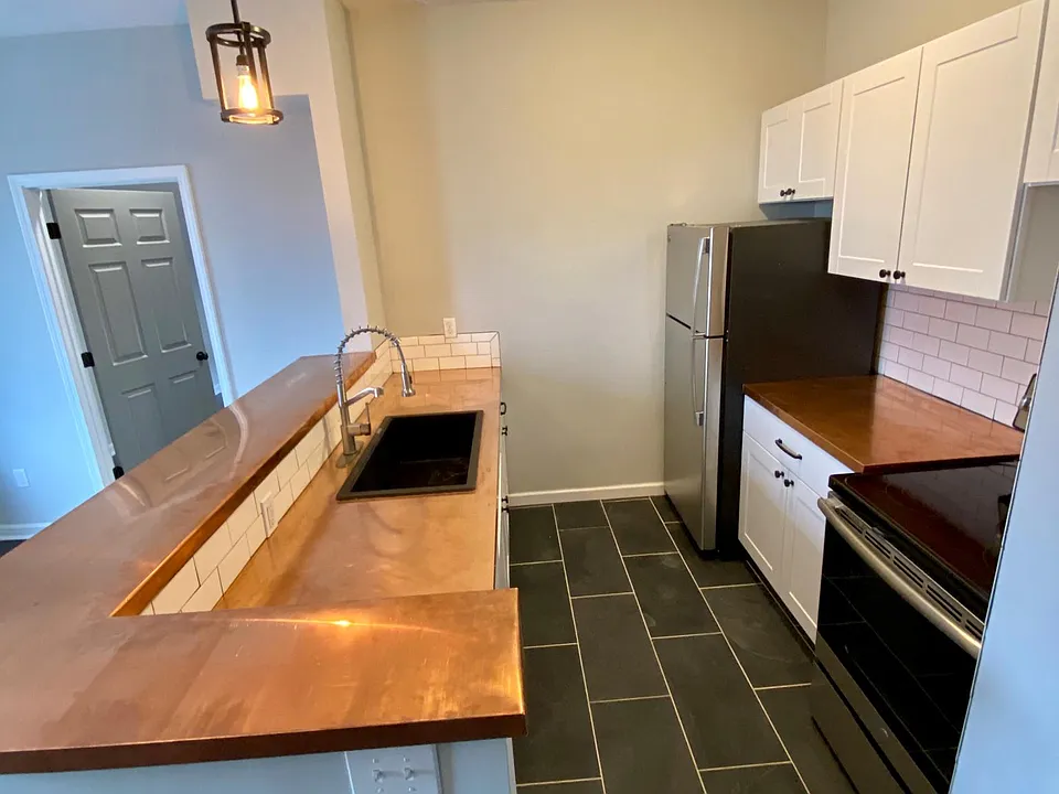 805 Main St #3