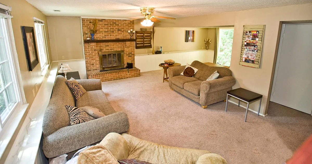 Unit Photo - 1635 Van Dyke Dr
