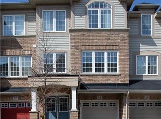 18 England Ter, Hamilton, ON