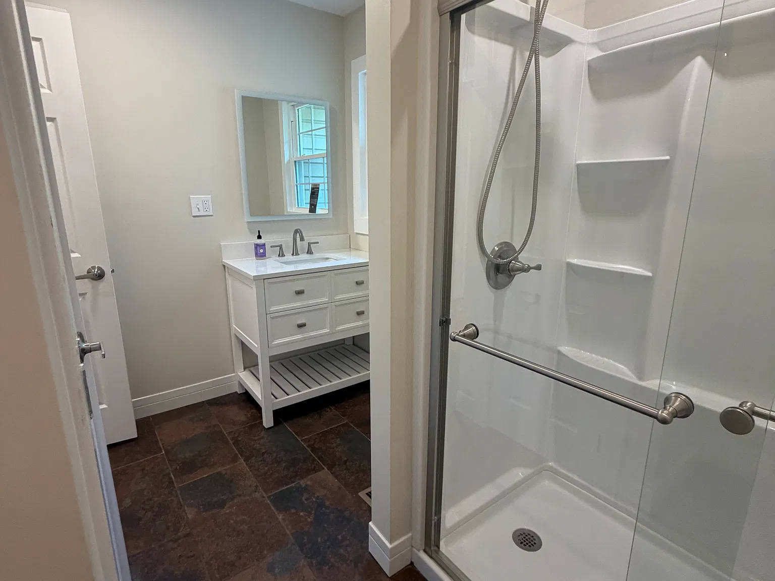 3 bed, 2.5 bath, 1808 sqft, $1,975 — Photo 4