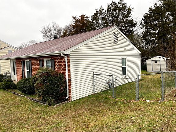 3rd image of 2913 Matisse Ln