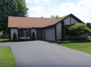 21 Timberwood Dr, Hilton, NY 14468