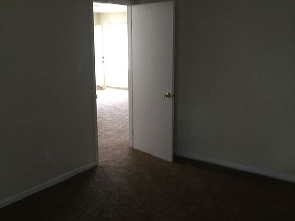 4th image of 1415 E Ocean View Ave APT B