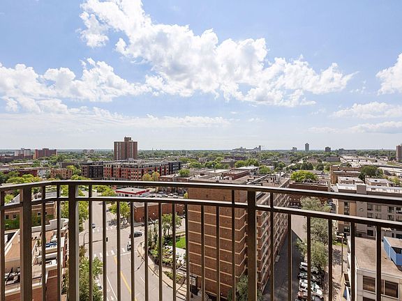 4th image of 500 Grant St E #1105