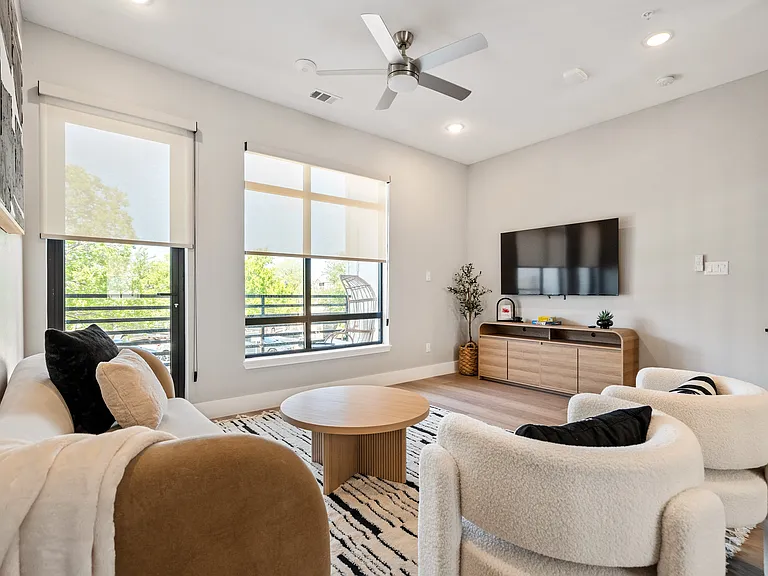 1016 Bryan Ave #105 — Photo 4