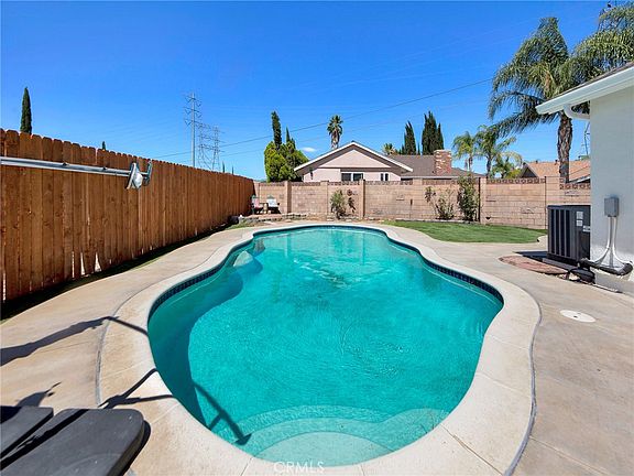 3rd image of 27727 Stardale Dr