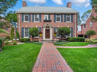 2224 E Kensington Blvd, Shorewood, WI 53211