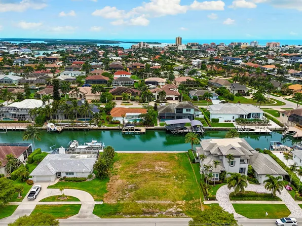 1173 Winterberry Dr, Marco Island, FL 34145