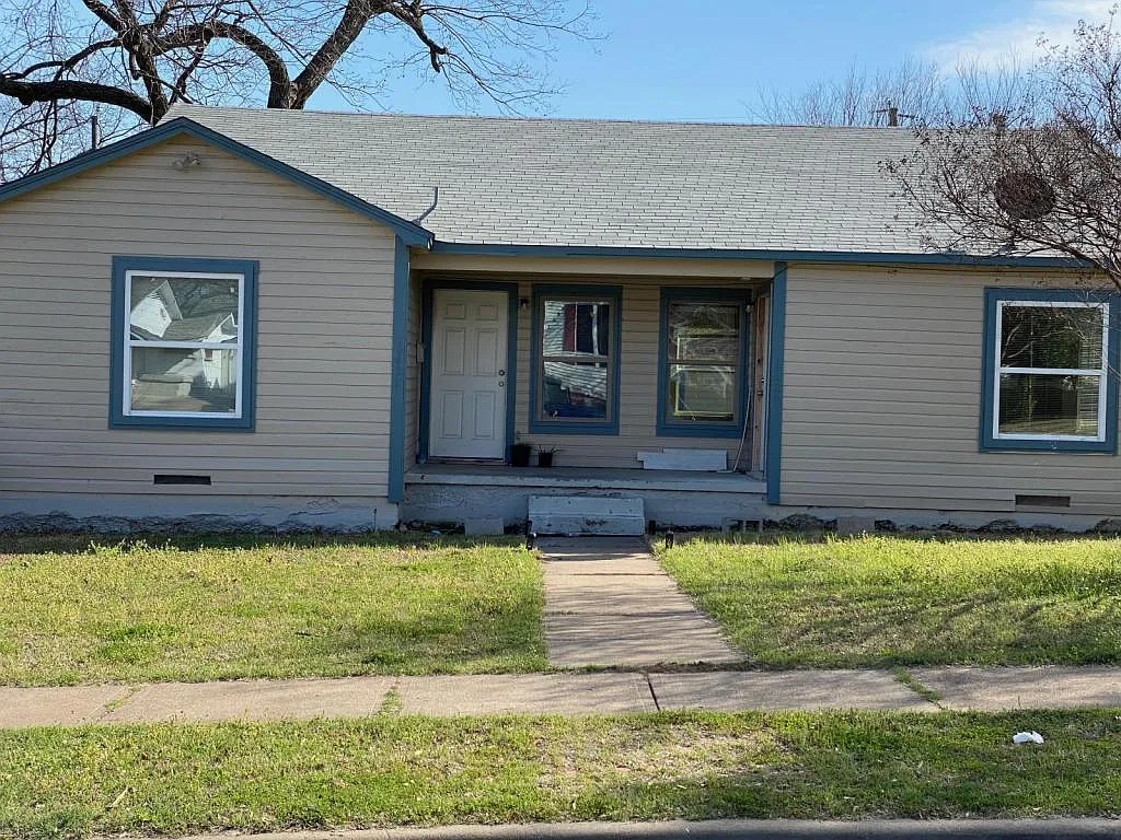 6620 Hollis Avenue — Photo 2