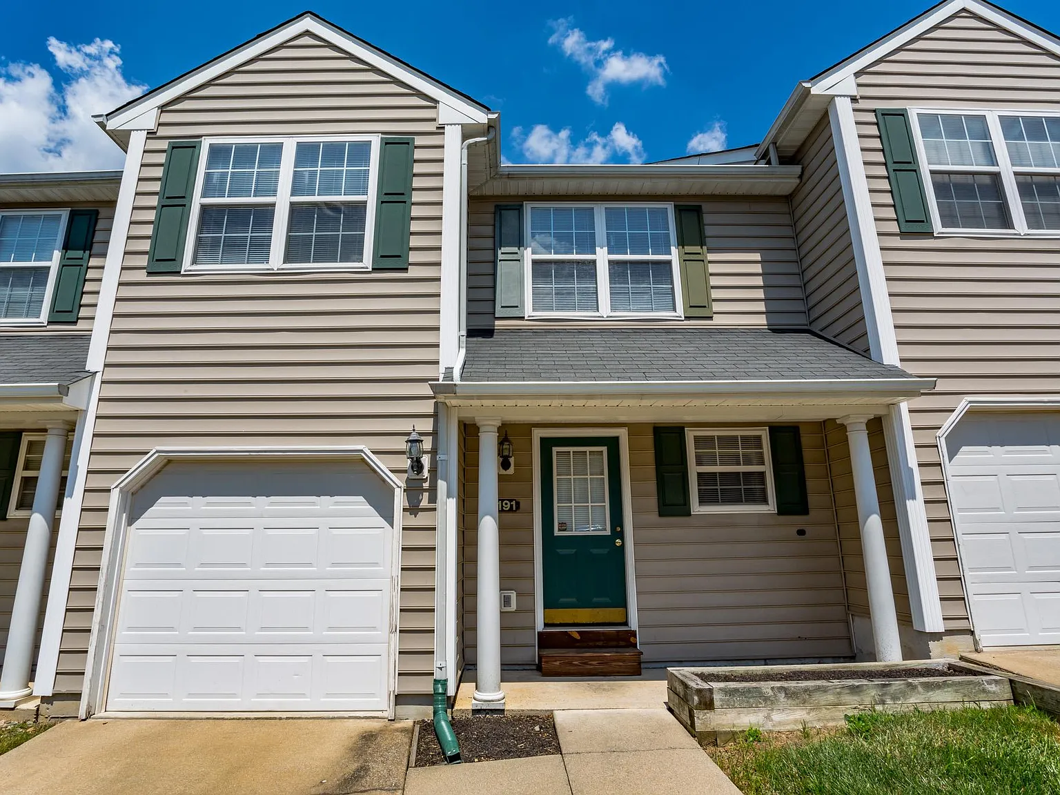 The Fairways Apartments and Townhomes — Photo 1