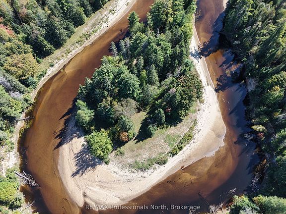 2nd image of 304 Old North Rd