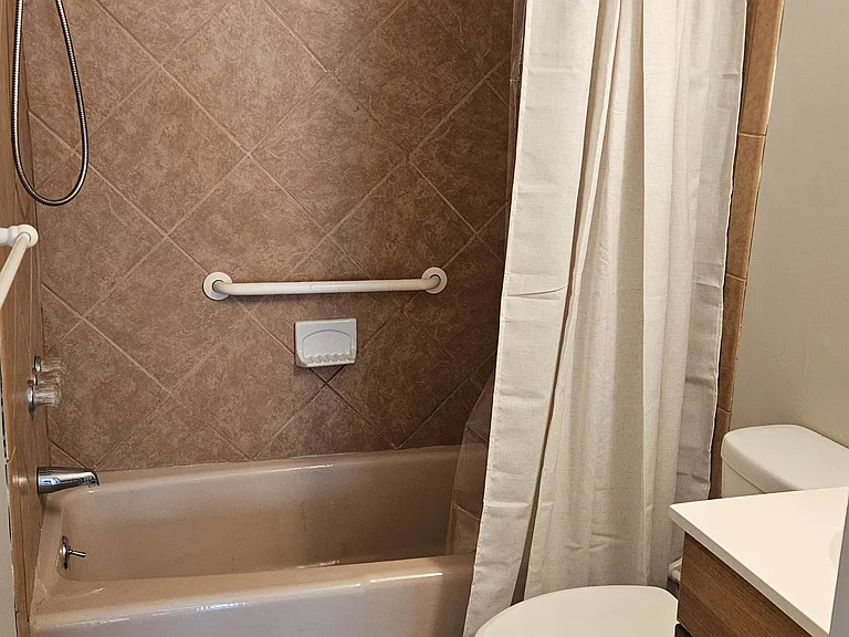 100 Campbell Cir #27 — Photo 10