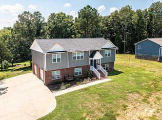 6091 Isaiah Ct, Hickory, NC 28601
