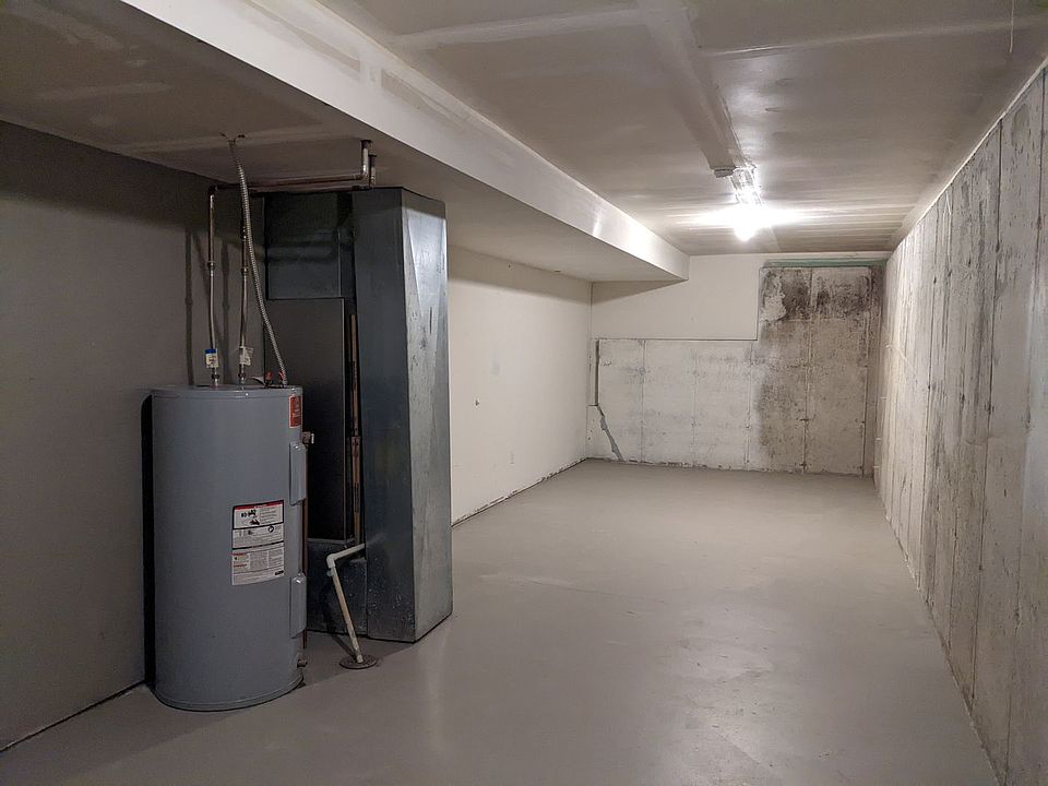1st image of 261 Baker St