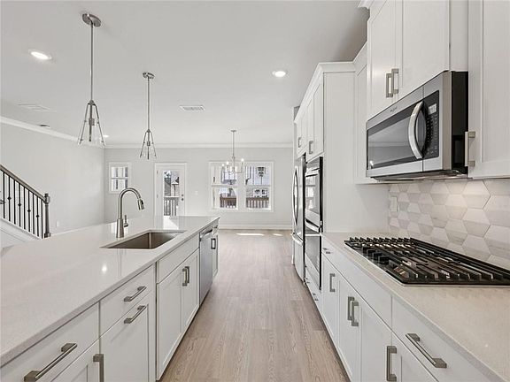 7th image of this home