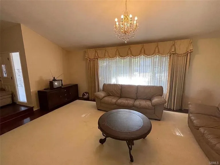 1420 Kensington Dr — Photo 8