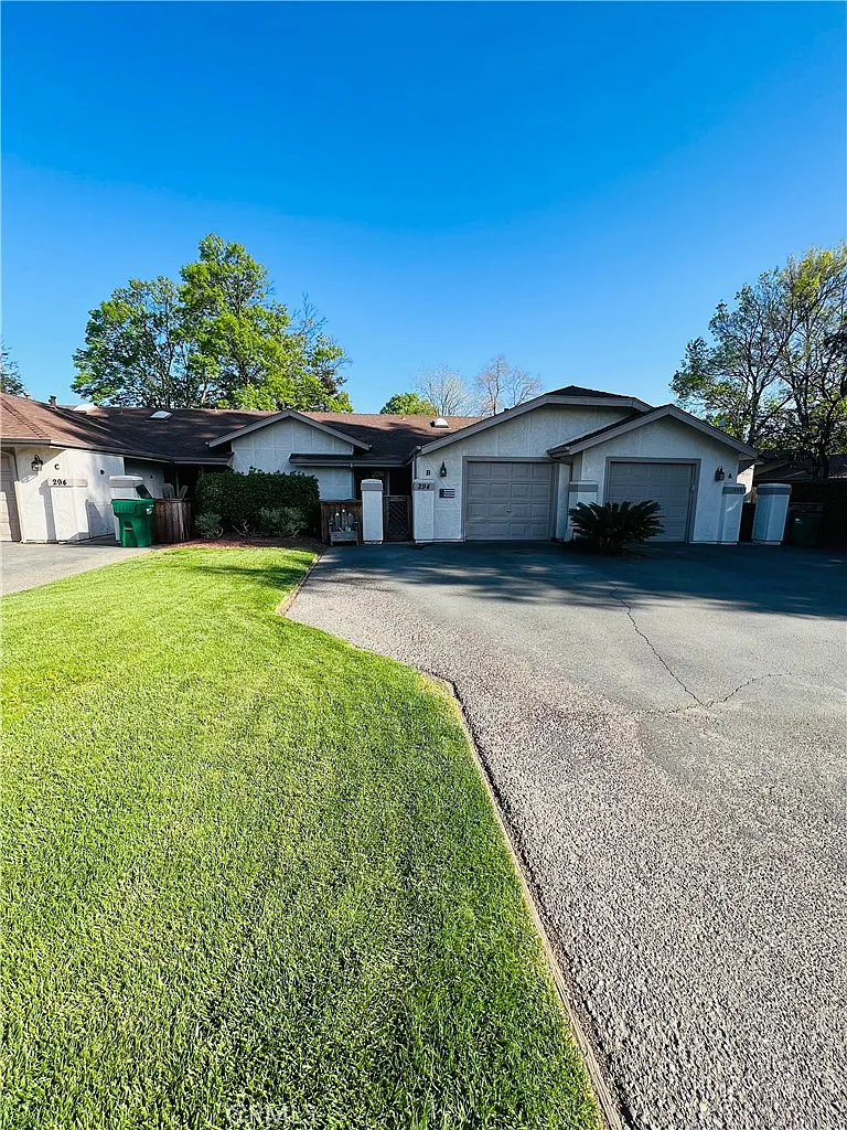 294 Saint Michael Ct APT B photo 1