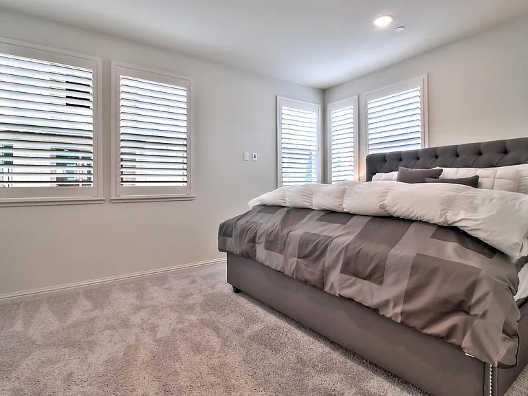 Mahuron Cir — Photo 4