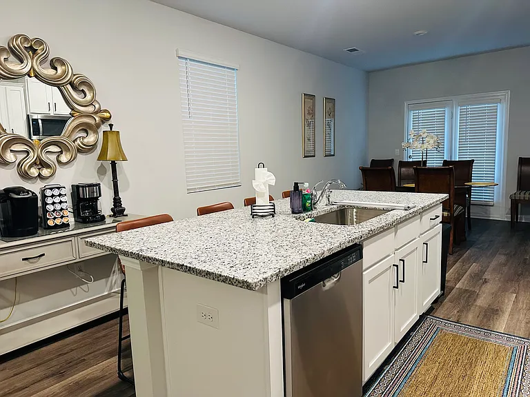 490 Whitby Ct — Photo 20