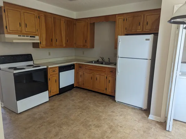 521 Hietts Ln APT 2, Clarksville, TN 37043