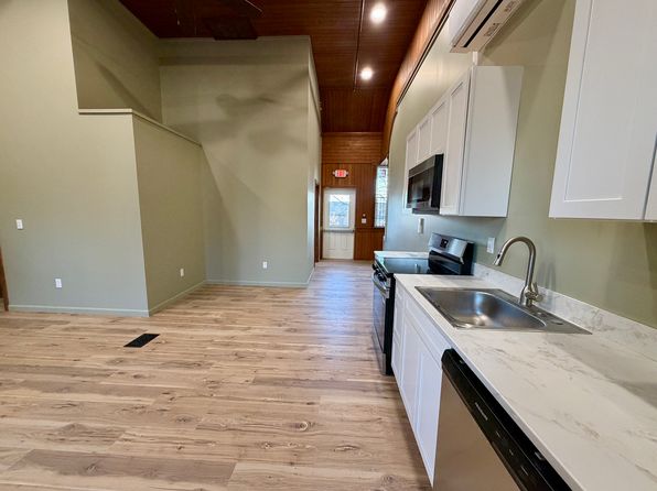 12 Church Rd #2
