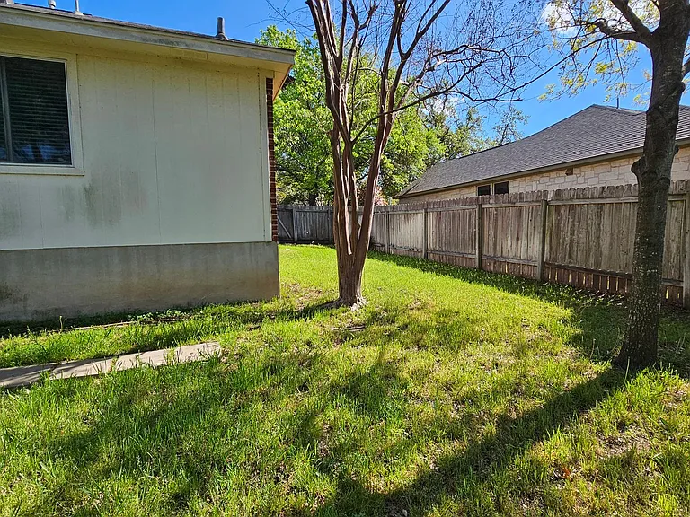 1505 Muledeer Run — Photo 34