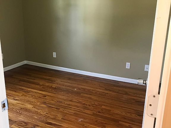 3rd image of 9213 W High St