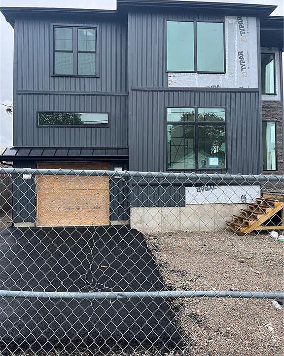 2nd image of 15 Draper St