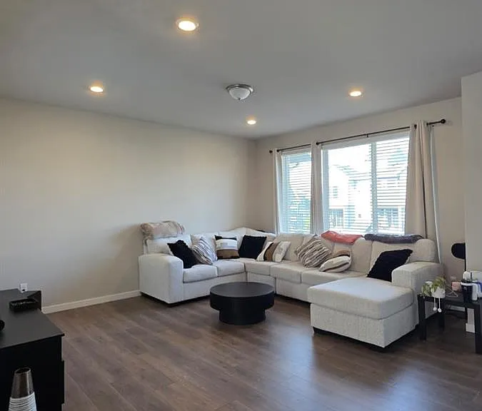 16762 Tejon Pl — Photo 6