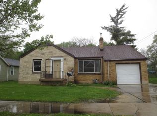 444 Summit St, Elgin, IL 60120