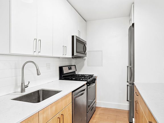 3rd image of 620 Lenox Ave APT 10H