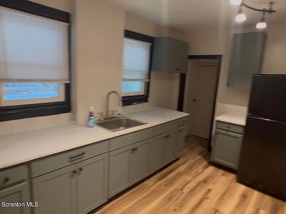 4th image of 119 Spring St
