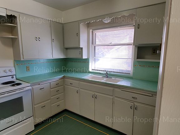 5th image of 395 Maple St APT 3