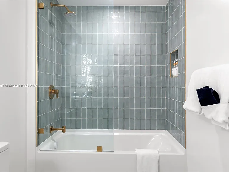 159 NE 6th St #3002 — Photo 15