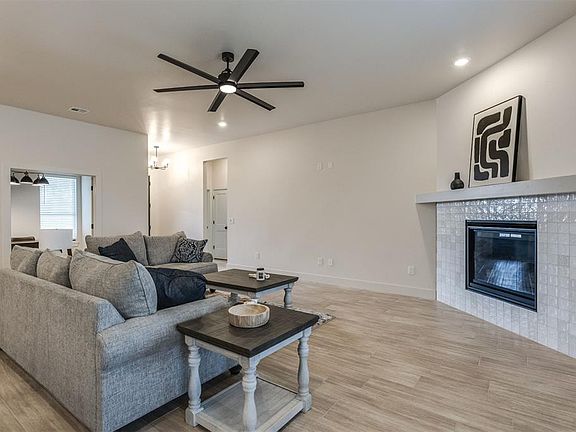5th image of 2900 River Birch Ln