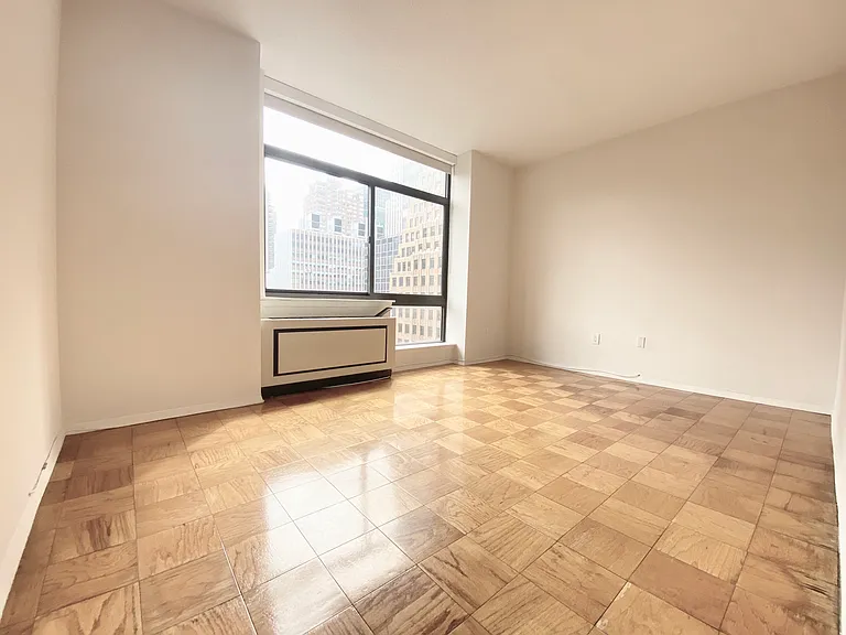 303 E 43rd St #5B — Photo 4
