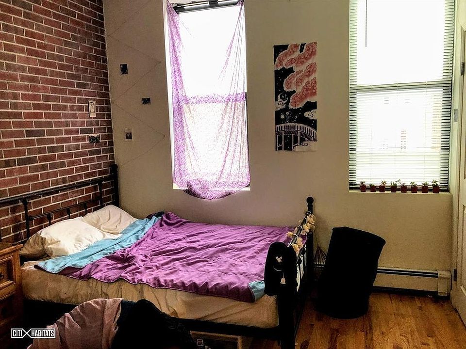2nd image of 601 Lorimer St Ste 1