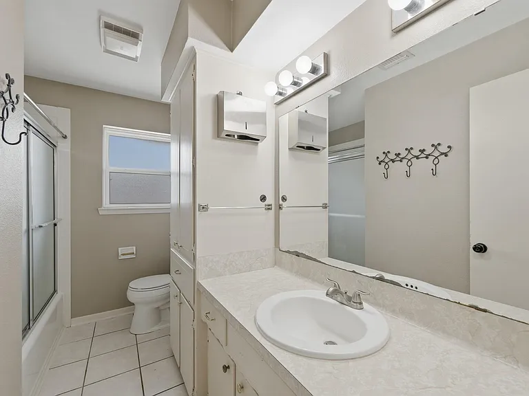 2607 Brom Bones Blvd — Photo 34
