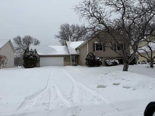 9244 Loch Lomond Ct N