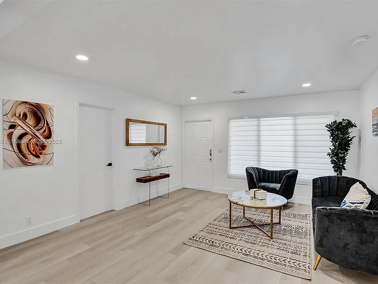1230 Johnson St — Photo 49