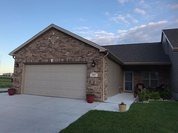 5th image of 7957 Hacienda Dr
