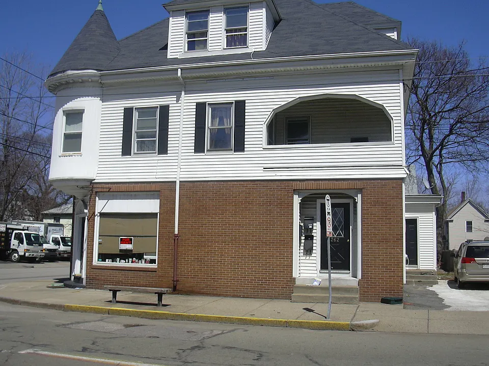 260-262 Adams St #2