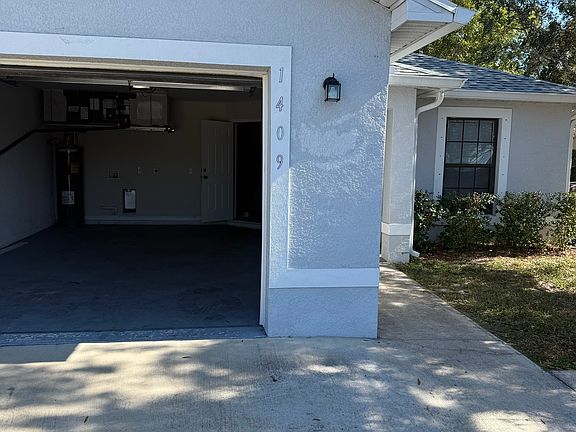2nd image of 1407-1409 SE 8th Pl #1aa13e667